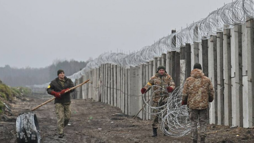 Є питання безпеки біженців: Данілов пояснив посилення кордону з Білоруссю