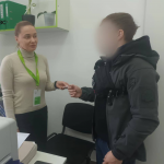 На Волині звільнений з полону захисник отримав водійське посвідчення