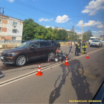 У Луцьку зіткнулися мотоцикл і легковик: водій отримав переломи обох рук