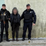 У поліції показали момент, як підозрювана закладала вибухівку у Львові. Відео