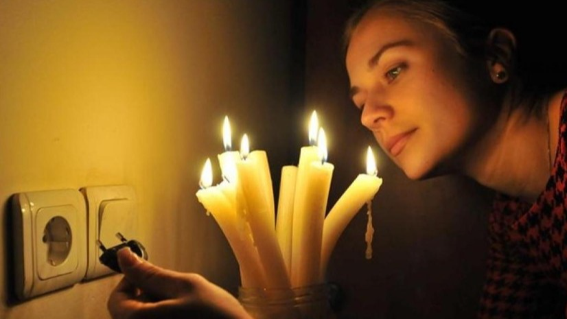 Українців попереджають про ймовірне відключення світла попри скорочення витрат електроенергії