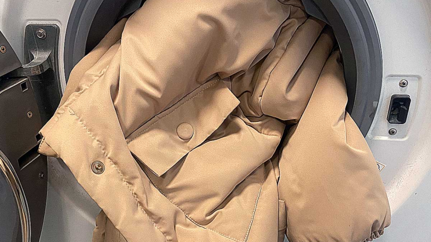 Навіть без пральної машини - як почистити пуховик і не зіпсувати його