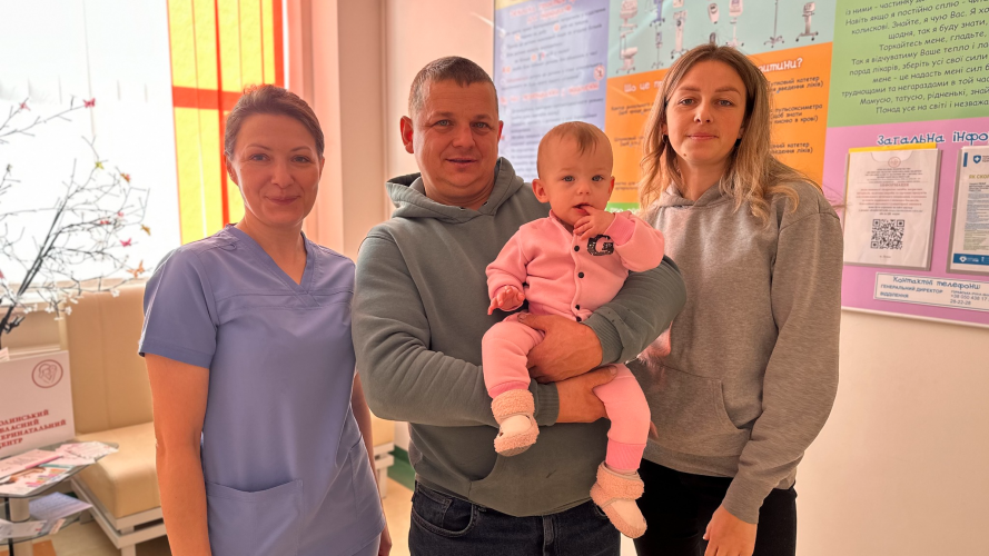 У Луцьку медики виходили немовля, що народилося з вагою 550 грамів: нині дівчинці виповнився рік