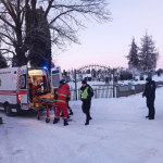 Лежала на льоду річки: на Волині врятували жінку з переохолодженням