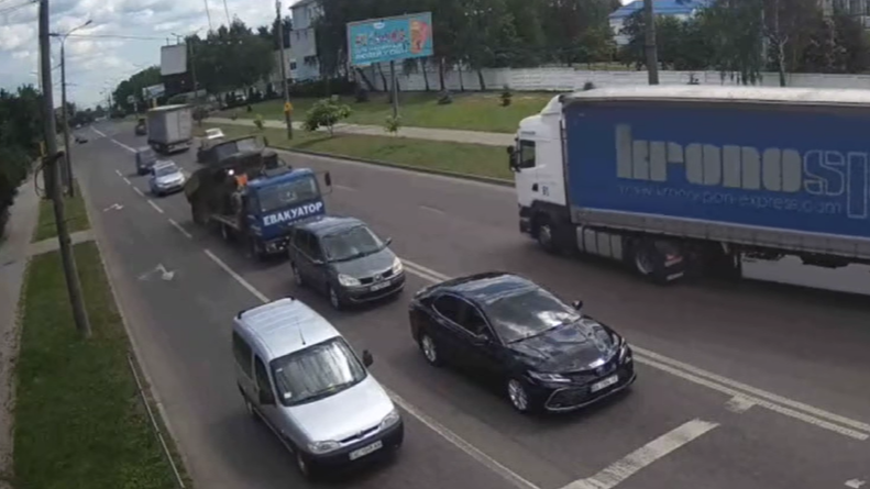 ДТП у Луцьку: автомобіль «УРАЛ» вилетів на евакуатор