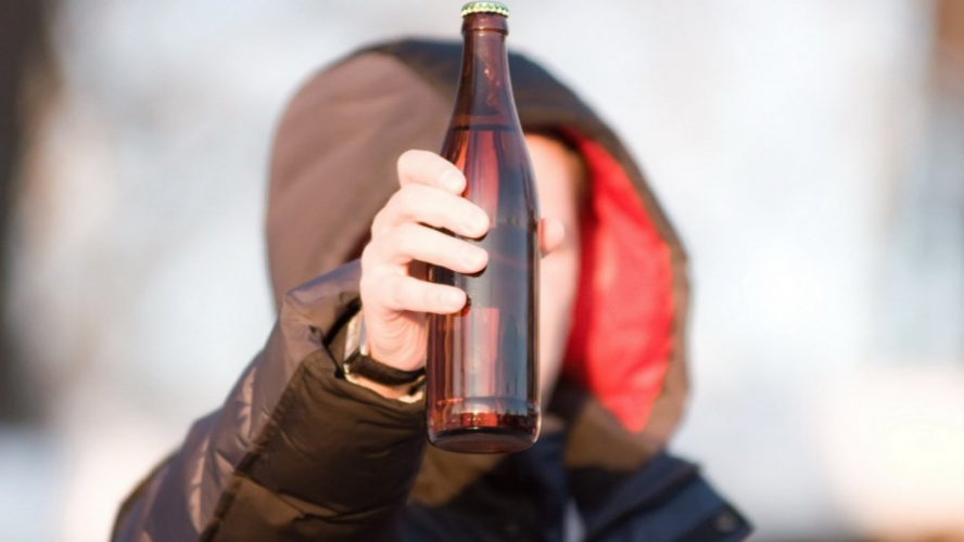 За п’яного сина відповіла мати: у Луцьку жінку оштрафували на 850 гривень