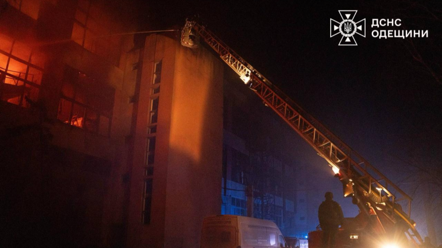 Одеса зазнала наймасованішої атаки росіян: немає світла, тепла і води, є постраждалі