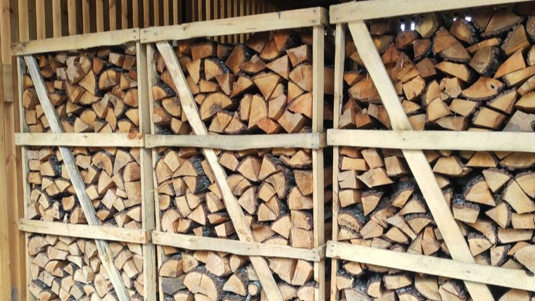 Яка ціна дров на Волині та чи вигідно ними отоплювати будинок