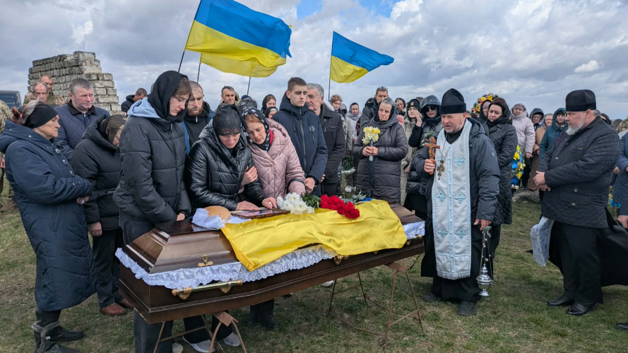 Герою назавжди 50: на Волині в останню дорогу захисника Володимира Омельчука