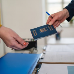 Чи потрібно міняти паспорт-книжечку: що вирішили в Україні та коли документ стане недійсним