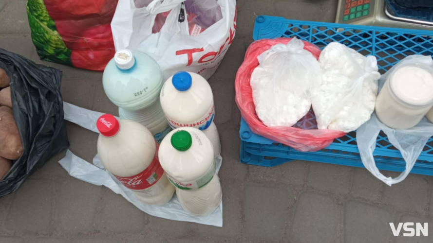 Скільки на Волині коштують домашні молочні продукти на ринку