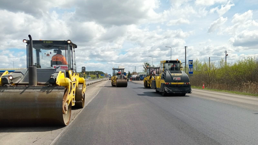 На Волині ремонтують дороги: де водіям варто очікувати затори через роботи