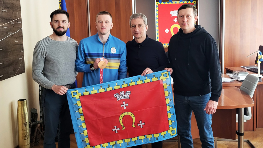 Бронзовий призер Паралімпіади–2026 Дмитро Суярок повернувся на Волинь і розповів про свій шлях