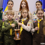 Світло миру в сесійній залі: пластуни передали Вифлеємський вогонь Луцькій міськраді