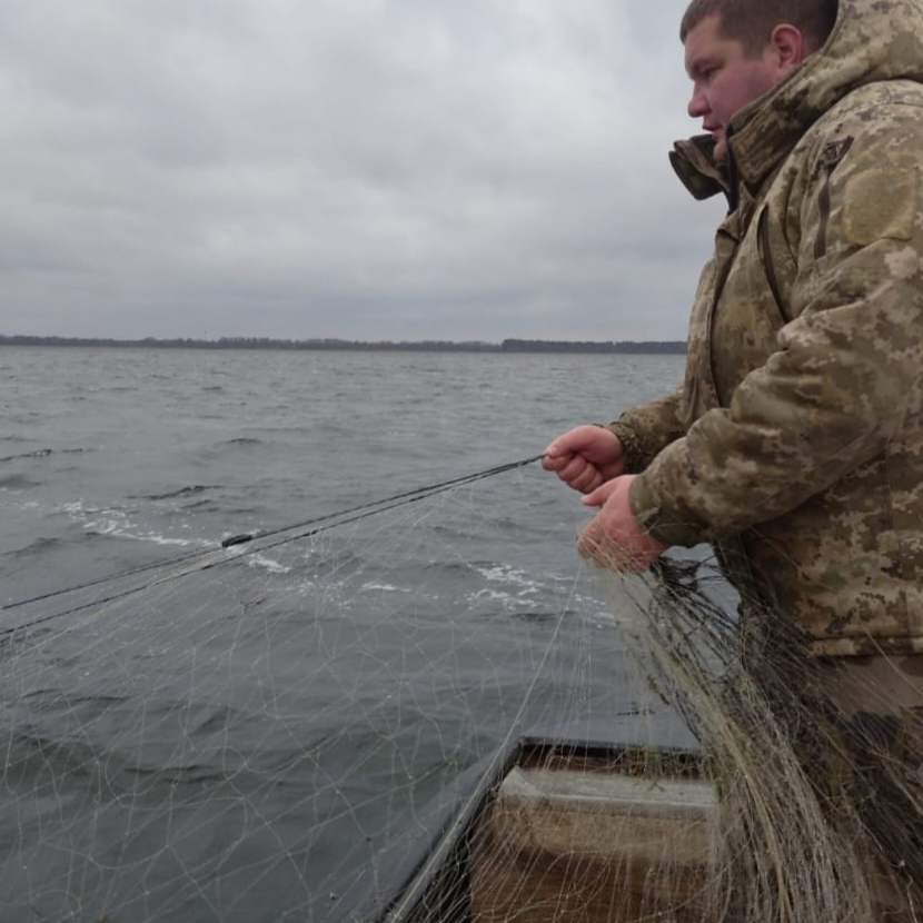 На Волині на Шацьких озерах вилучили браконьєрські знаряддя