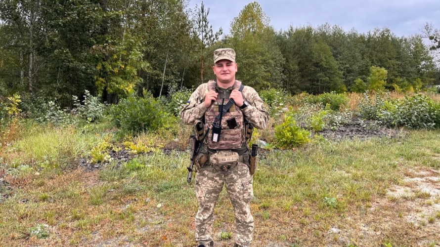 Дрон переслідував, а снайпер цілився у спину: 25-річний прикордонник з Волині двічі дивом уникнув смерті