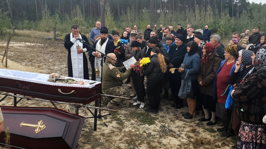 Життя обірвалося у відпустці вдома: на Волині поховали Героя Миколу Байрука