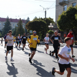 600 людей бігли за Героїв: у Луцьку відбувся патріотичний забіг