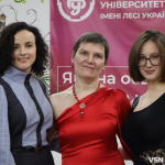 «Намальована надія»: ветеранка війни з Луцька презентувала колекцію суконь