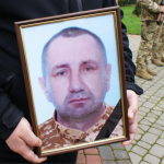 Рік тому одружився і мріяв про спільне майбутнє з коханою: на Волині поховали захисника Руслана Романюка