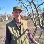 «Мене аж тягне сюди»: як садівники у Луцькій громаді готуються до дачного сезону