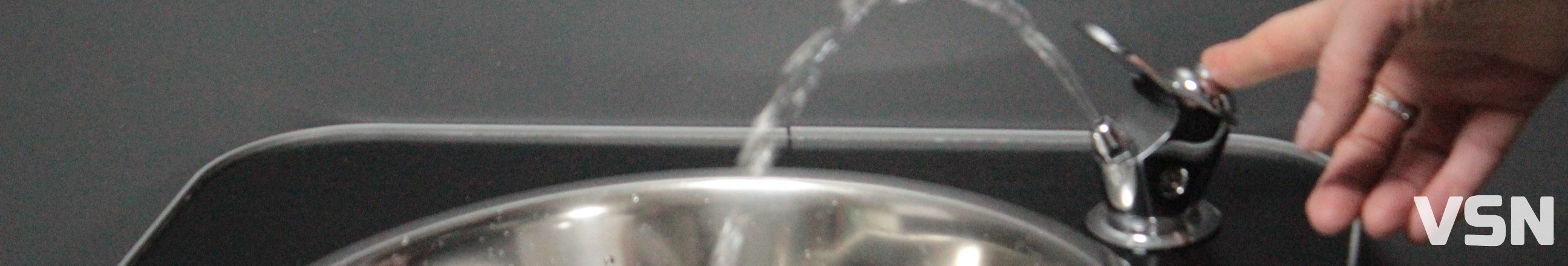 У луцьких школах та дитячій поліклініці встановили станції очистки води