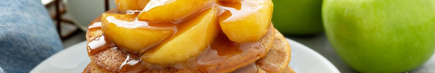 Пухкі яблучні панкейки за 10 хвилин: ідеальний осінній сніданок, який підкорює з першого шматочка