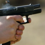 На Волині чоловік стріляв у власника магазину