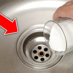 Як швидко та без хімії прочистити раковину