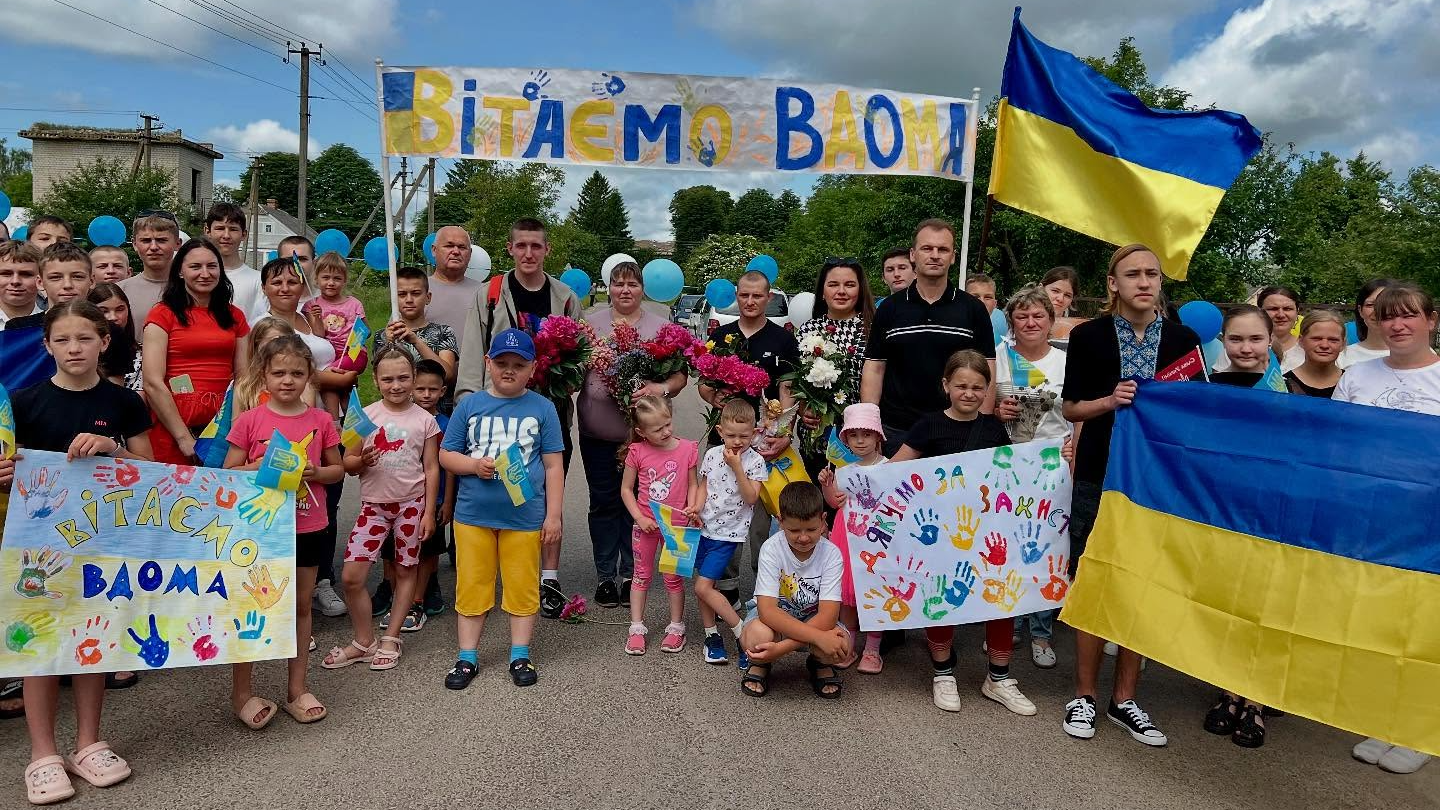 З полону - додому: на Волині урочисто зустріли військових Олександра Босацького та Артема Рудніцького