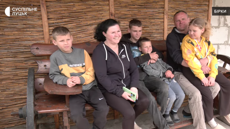 Понад 190 матерів-героїнь: як живе унікальне волинське село, де майже кожна мама – багатодітна
