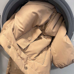 Навіть без пральної машини - як почистити пуховик і не зіпсувати його