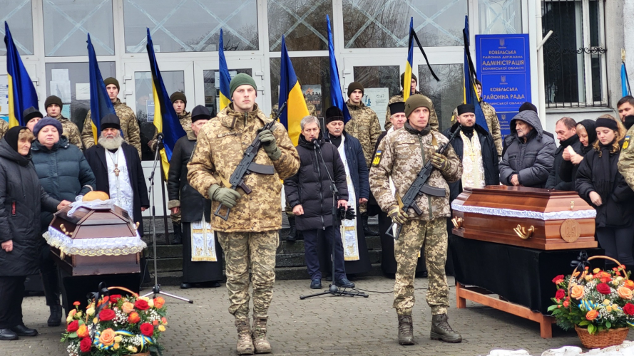 Два прощання в один день: на Волині провели в останню дорогу Героїв, які загинули у боях з окупантами