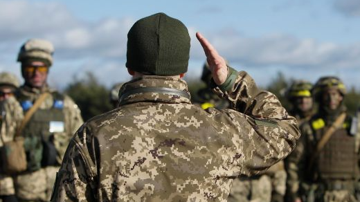 Чоловіки після 60 років зможуть служити в армії за контрактом: що відомо