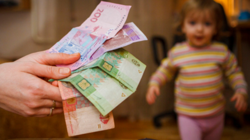 На Волині суд зменшив розмір аліментів батькові двох доньок