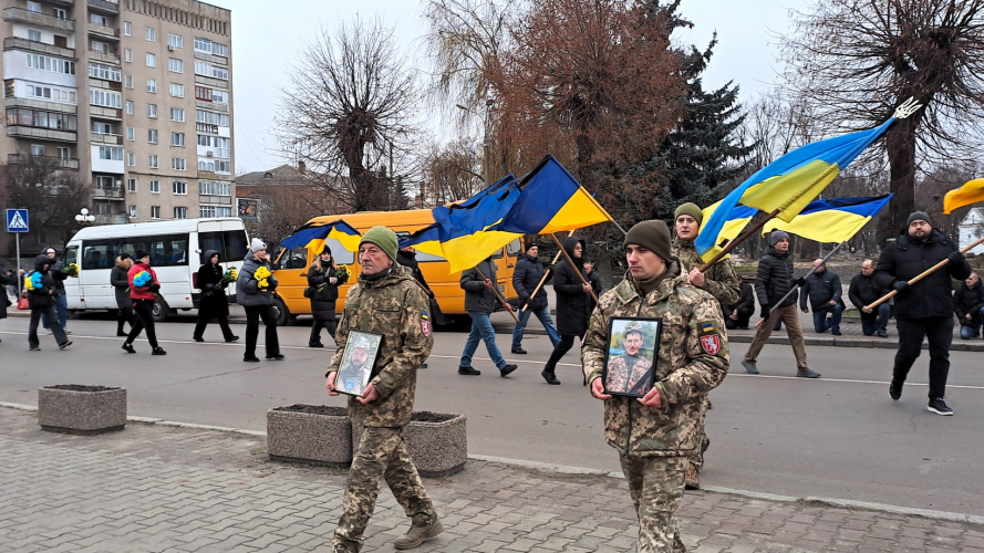 Дві втрати в одні громаді: на Волині попрощалися з Героями Артемом Абрамчуком та Юрієм Гусаром