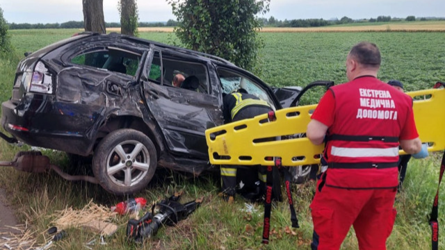 Потрапила у реанімацію: як покарали 17-річну студентку, яка п’яною влетіла в дерево у Луцькому районі