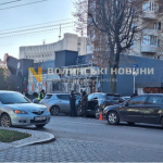 На проспекті Волі - затор через аварію, зіткнулися три автівки