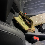 Хотіла проскочити «зеленим коридором»: на Волині зупинили жінку з валютою понад півтора мільйона гривень