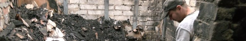 У Луцьку небайдужі допомагають розбирати будинок після удару дрона