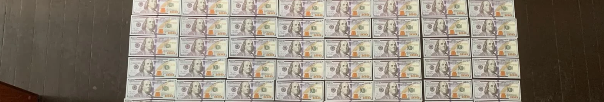 На Волині чоловік за $15 тисяч виготовляв документи для незаконного виїзду за кордон